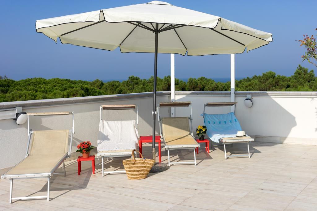 Regina Hotel E Ristorante Punta Marina Eksteriør billede